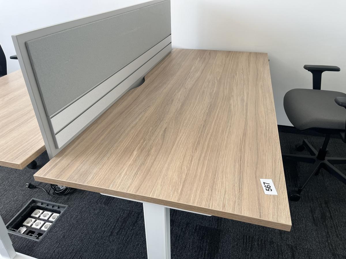 Elektrisch h&ouml;henverstellbarer Schreibtisch 180x80 cm mit Trennwand