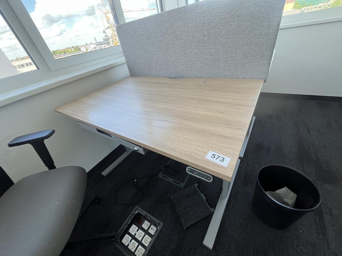 Elektrisch verstellbarer Schreibtisch ca. 130x80 cm ohne R&uuml;ckwand?d=2026-06-16 22:18:53