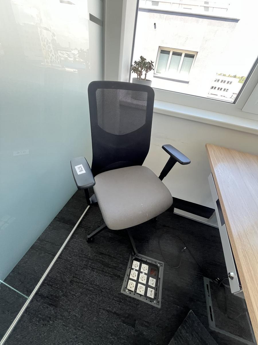 B&uuml;rodrehstuhl Narbutas mit Armlehne?d=2026-06-16 21:12:19
