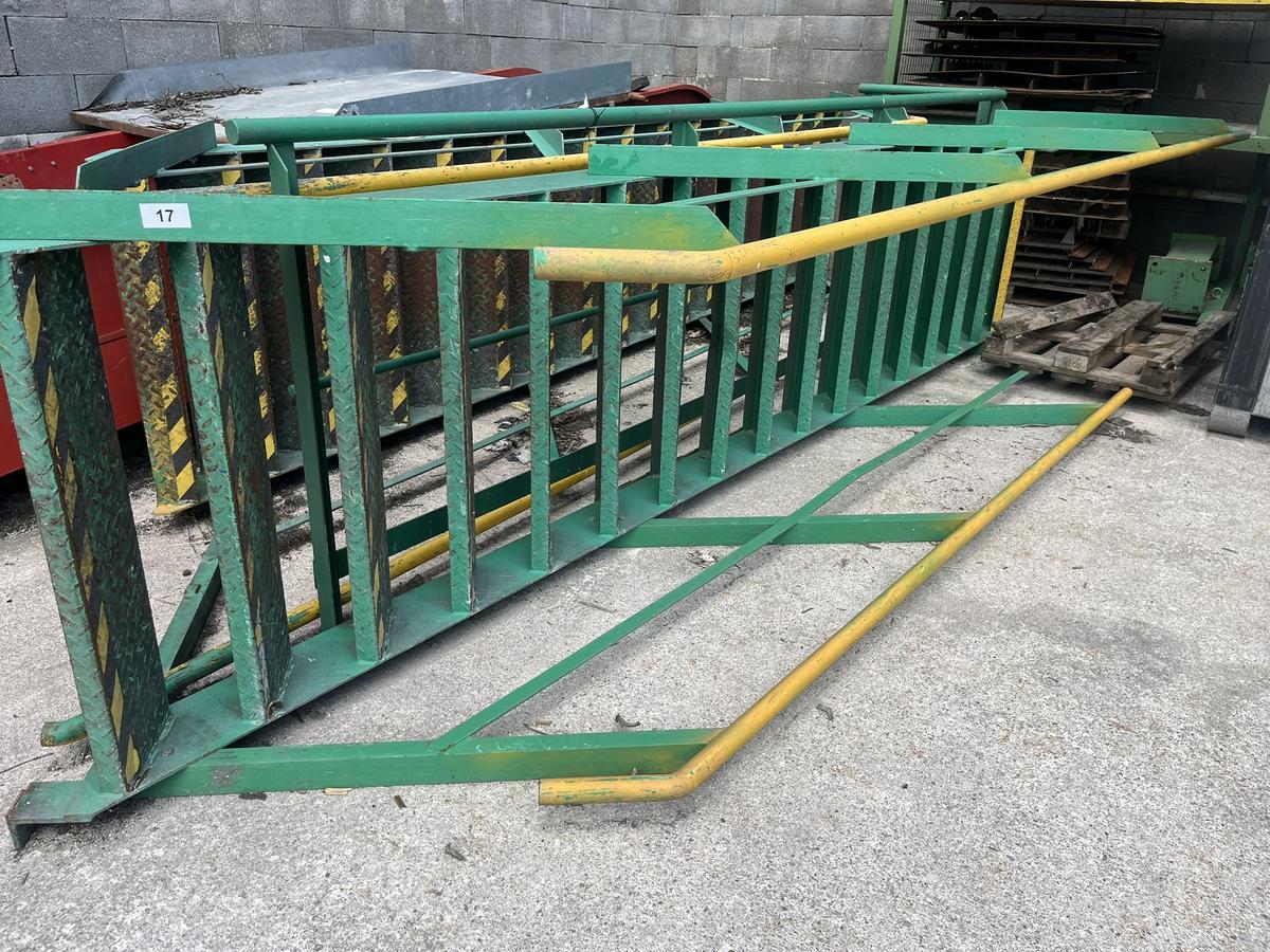 Aufgangstreppe ca. 4800 mm L&auml;nge