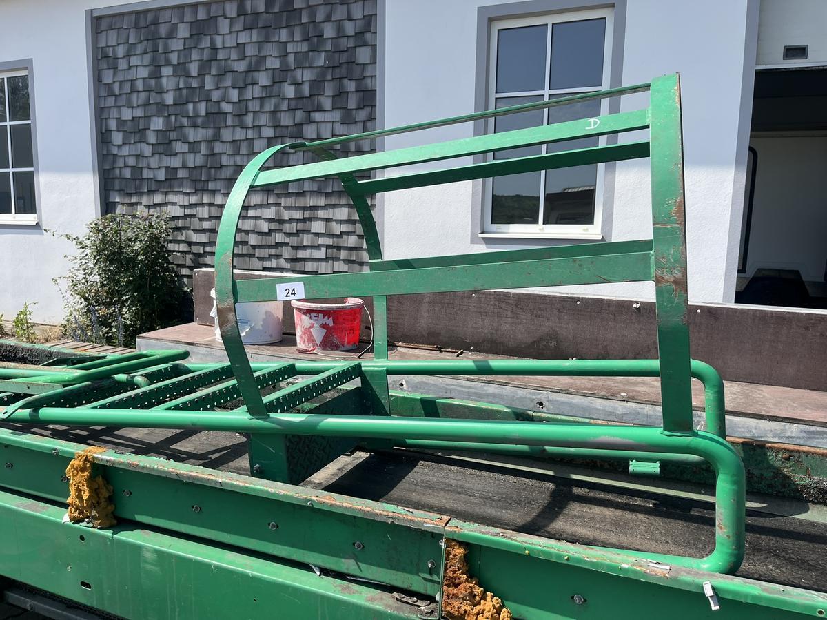 Aufstiegsleiter mit Fallschutz ca. 700x 3300 mm
