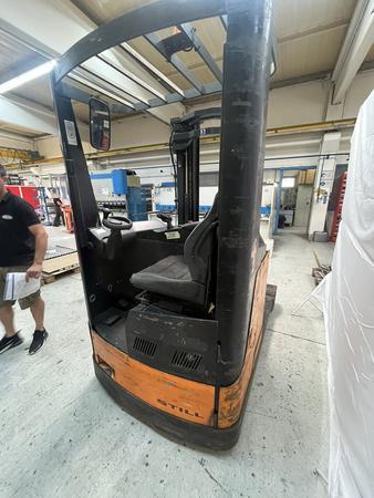 Still Elektroschubmaststapler mit Triplexmast FM 25 I, BJ,  2006 , 6 kW,  ca. 4900 Betriebsstunden, Bauh�he ca. 2350 mm