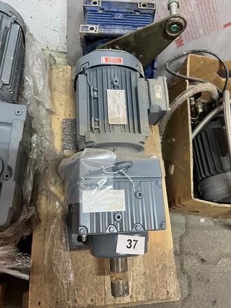 Elektromotor Fab. SEW, Modell R 77 DRN 100 LS4/TF, 25 U/min