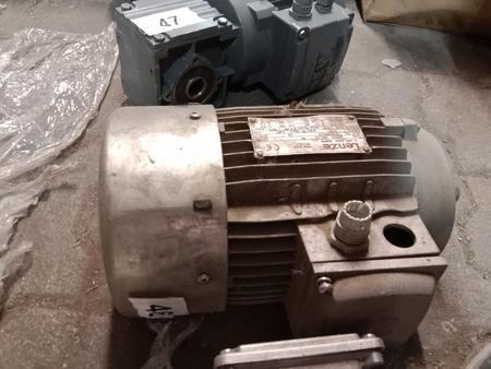 Lenze Elektromotor Typ Dera 080-22, Art-Nr. 3280342, 0,75 - 0,85 kW, 50 - 60 Hz kW