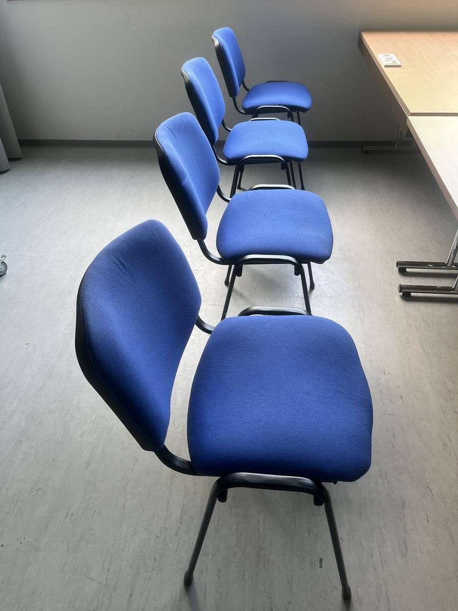 20 St&uuml;ck Stapelst&uuml;hle blau / R&uuml;ckenlehne schwarz