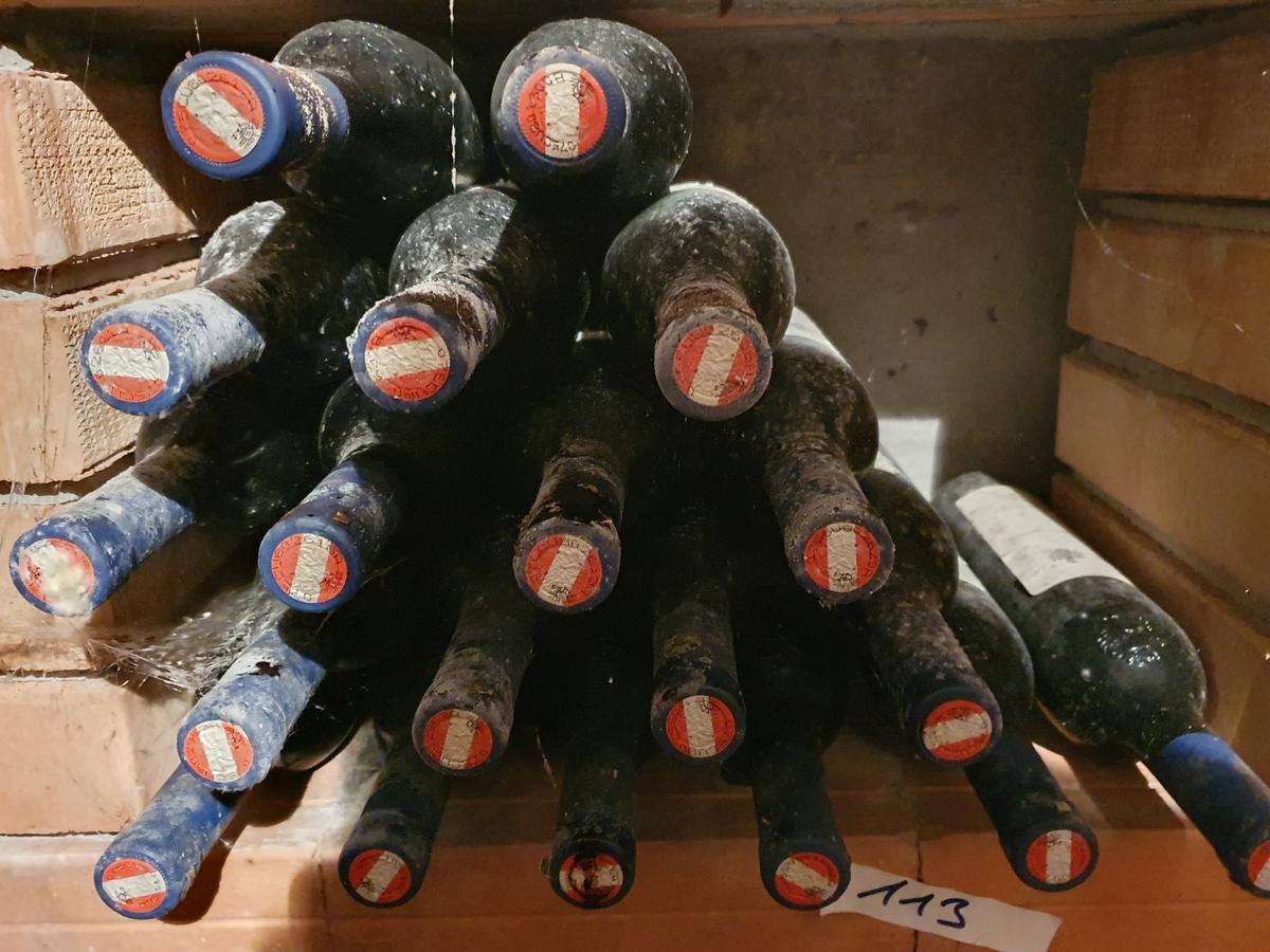 Regalinhalt &uuml;berwiegend alter Wein?d=2026-07-03 15:14:14