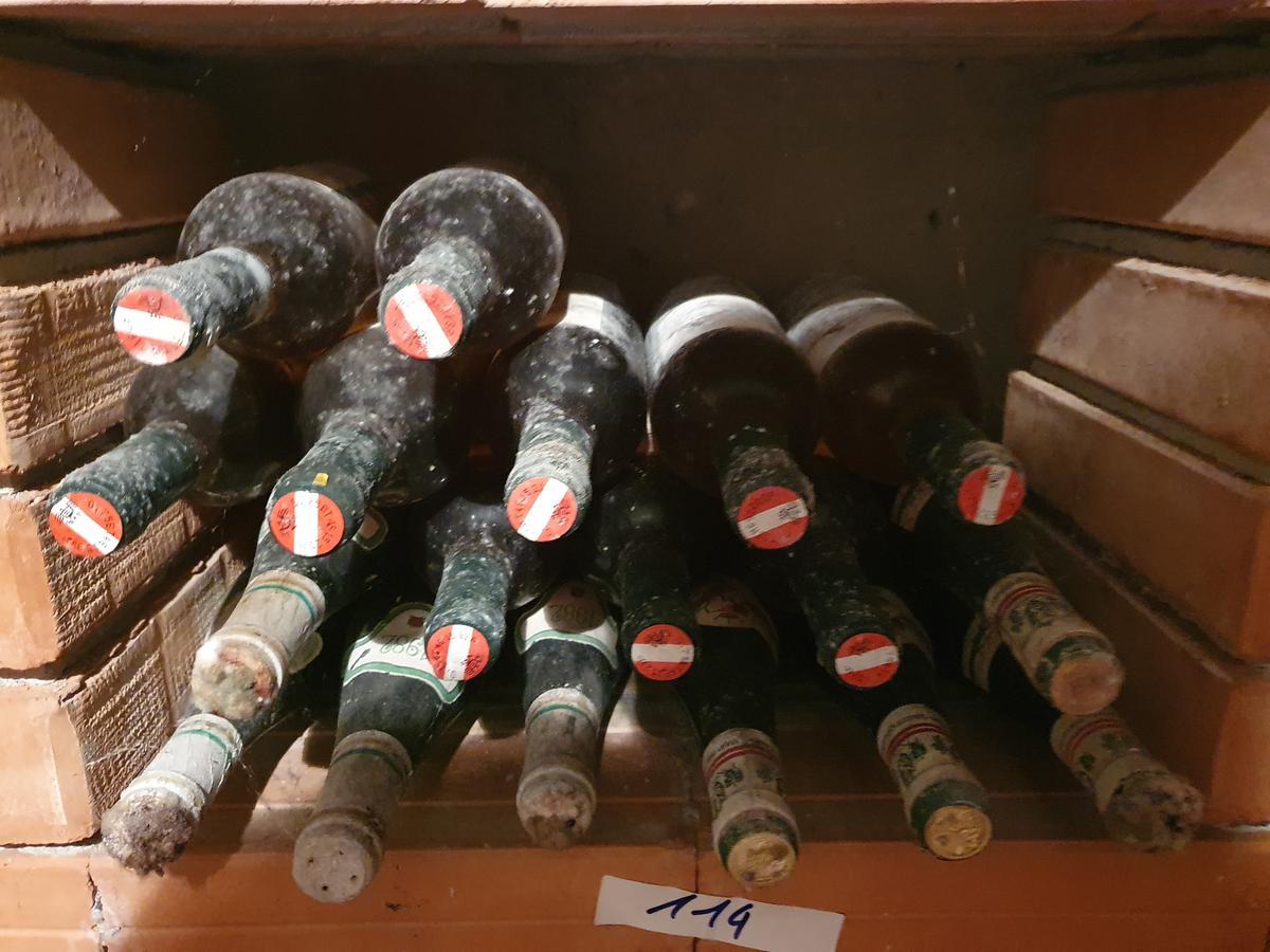 Regalinhalt &uuml;berwiegend alter Wein?d=2026-07-03 15:13:22