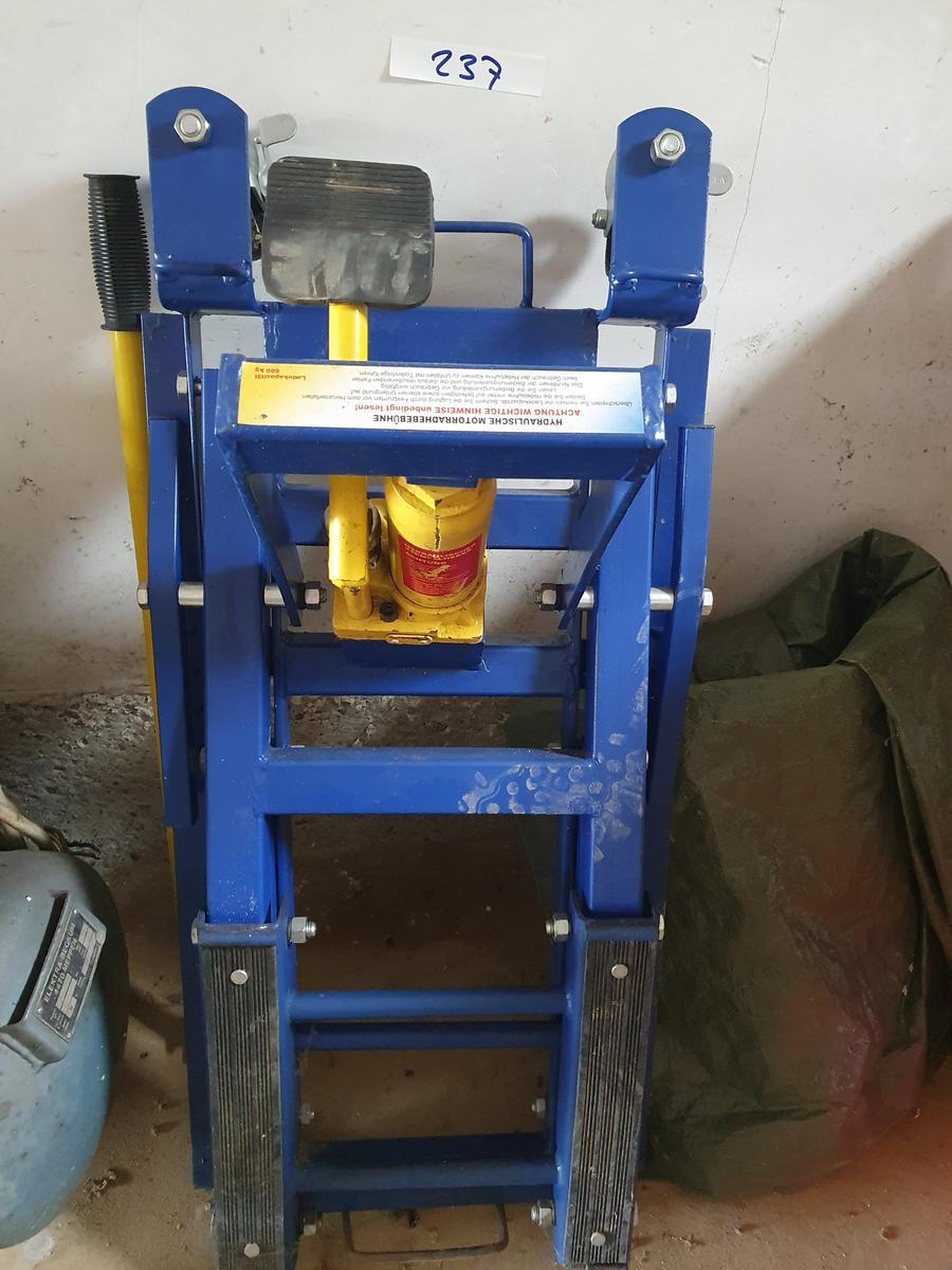 Hydraulische Motorabhebeb&uuml;hne 680 kg