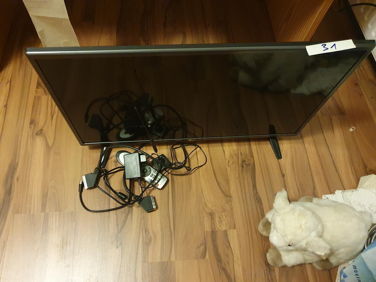 Fernseher mit Zubeh&ouml;r defekt