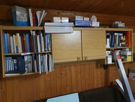 Wandschrank ca. 208 x 26 x 60 cm ohne Inhalt Wandschrank ca. 208 x 26 x 60 cm ohne Inhalt