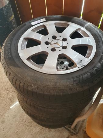 Reifen mit Mercedes Alufelgen 205/60R16 Reifen mit Mercedes Alufelgen 205/60R16