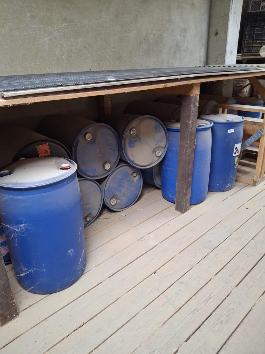 18 Stk. leere F&auml;sser?d=2026-08-20 19:22:15