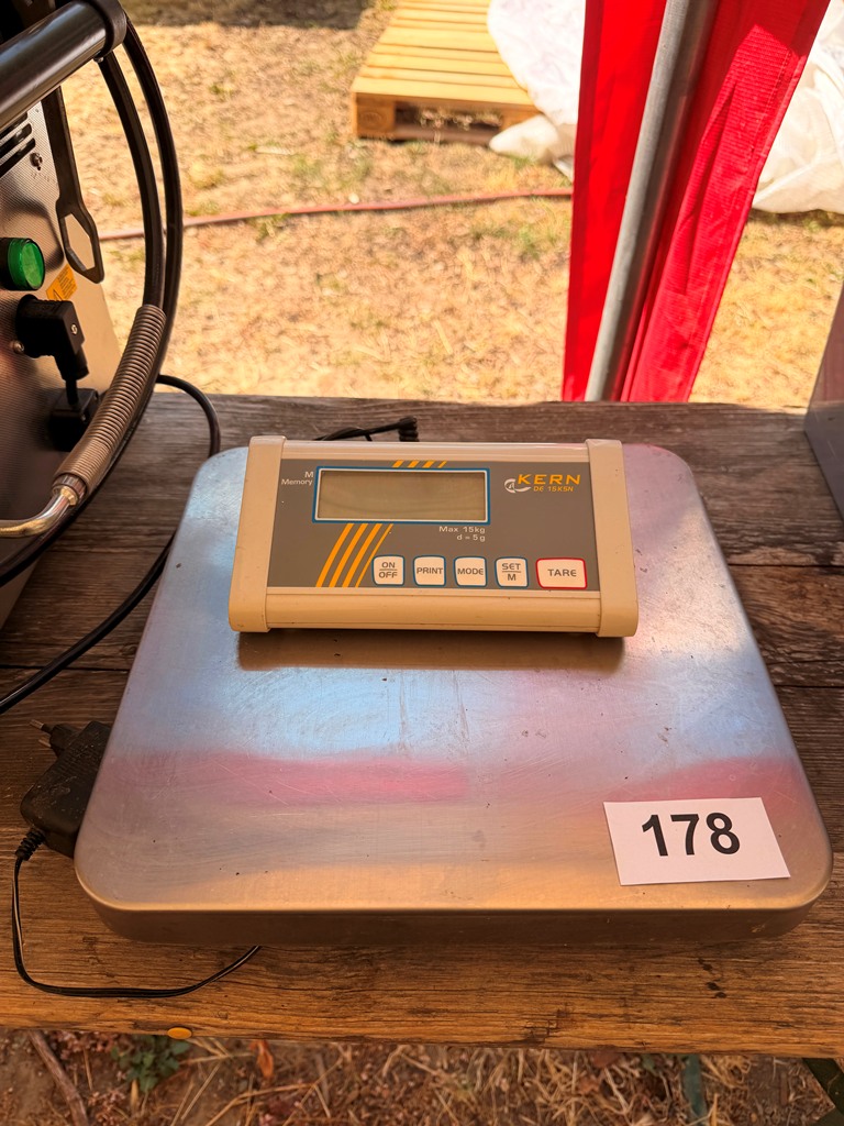 Elektrische Waage Kern, Ma&szlig;e