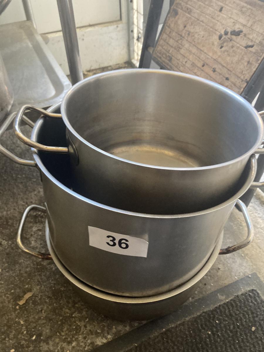 3teiliges Edelstahl Kochtopfset, Ma&szlig;e ca. DM 2 x  28, DM 24 cm