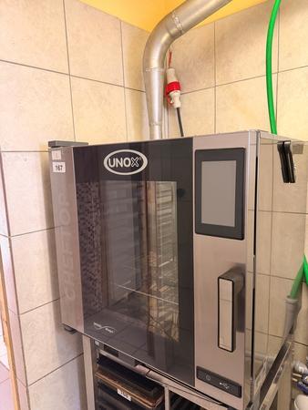Unox Kombidämpfer Typ XEVC-0711-E1R, 7 Einschubmöglichkeiten, Maße ca. 80 x 70 cm inkl. Edelstahlunterbau, Neupreis ca. € 6.000,00 Unox Kombidämpfer Typ XEVC-0711-E1R, 7 Einschubmöglichkeiten, Maße ca. 80 x 70 cm inkl. Edelstahlunterbau, Neupreis ca. € 6.000,00