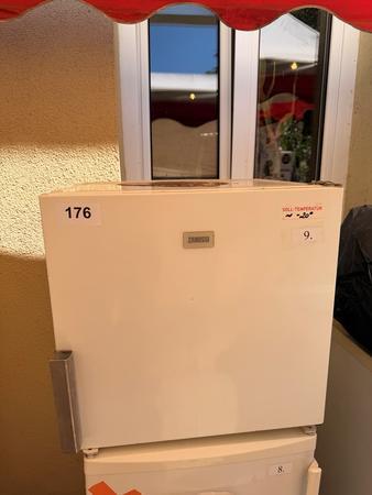 Zanussi Tiefkühlschrank Modell ZFX 305 W, Maße: 55 x 55 x 55 cm Zanussi Tiefkühlschrank Modell ZFX 305 W, Maße: 55 x 55 x 55 cm
