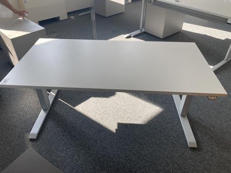 Elektrischer Schreibtisch, Ma�e: ca: 160 x 80 cm