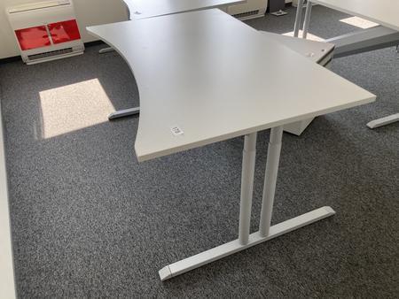 Schreibtisch ohne R�ckwand, geschwungen, Ma�e: ca. 160 x 85 x 100 cm