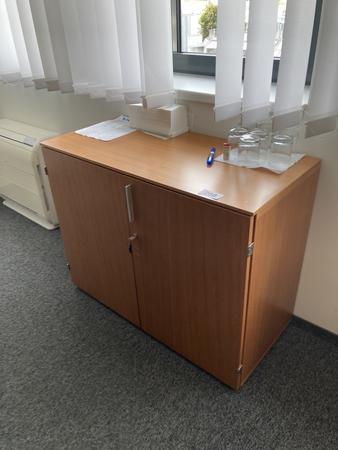 Aktenschrank, 2 Ordnerh�hen, Ma�e: ca. 100 x 45 x 80 cm