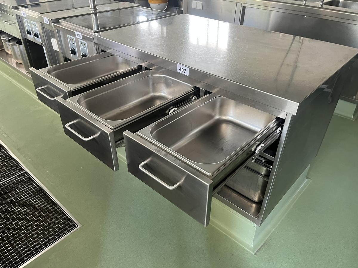 Edelstahlmodul mit 3 Auszugsladen ca. 122/80 cm?d=2026-07-27 14:10:25