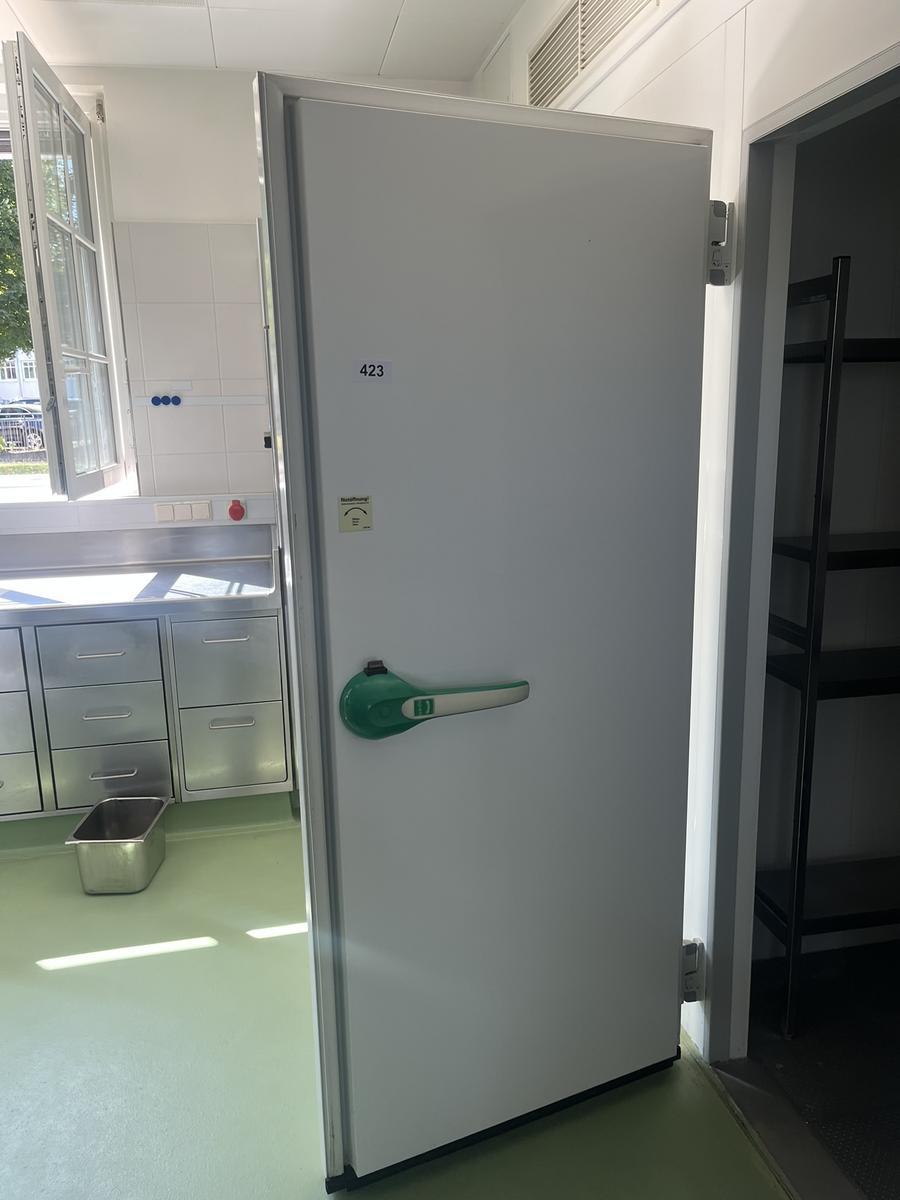 K&uuml;hlhaust&uuml;re mit Schraubbeschlag ca. 800/2000/100 mm VIESSMANN?d=2026-07-27 14:13:59