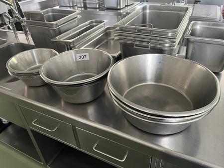 8 Stück Kochschüsseln div.Größen 8 Stück Kochschüsseln div.Größen
