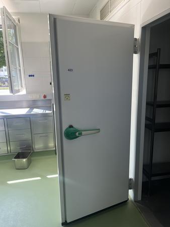 Kühlhaustüre mit Schraubbeschlag ca. 800/2000/100 mm VIESSMANN Kühlhaustüre mit Schraubbeschlag ca. 800/2000/100 mm VIESSMANN