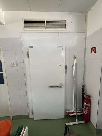 Kühlhaustüre mit Schraubbeschlag ca. 800/2000/100 mm VIESSMANN Kühlhaustüre mit Schraubbeschlag ca. 800/2000/100 mm VIESSMANN