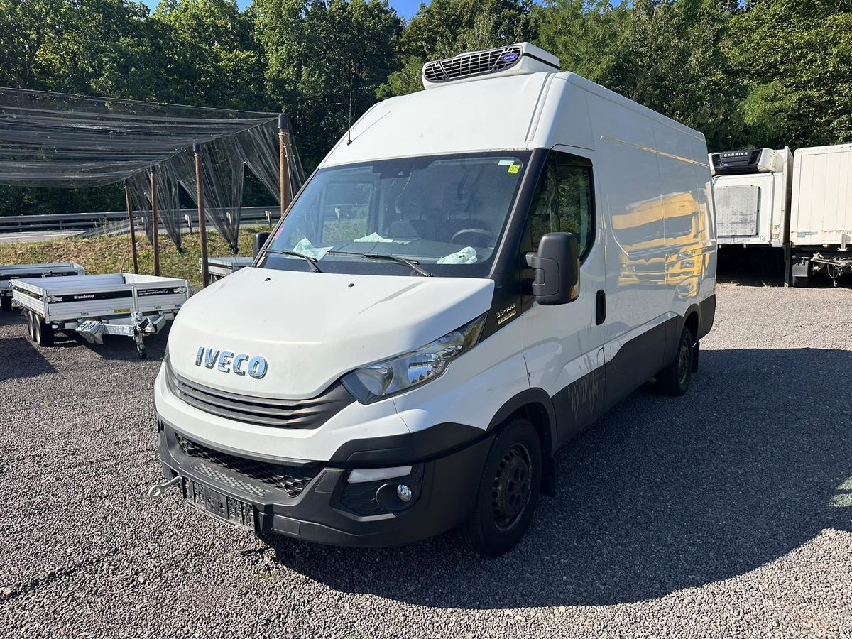Iveco N1/Lastkraftwagen Gruppe III, Erstzulassung: 19.01.2018, FIN.Nr. ZCFCC35A305185163, Eigengewicht 2600 kg, Farbe wei&szlig;, Hubraum 2287 ccm, 100 kW, mit Klimager&auml;t - Fahrtk&uuml;hlung, Fahrzeug springt nicht an, wahrscheinlich Motorschaden