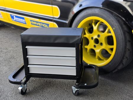 Werkstatthocker mit Laden und Rollen – Silber/Schwarz Werkstatthocker mit Laden und Rollen – Silber/Schwarz
