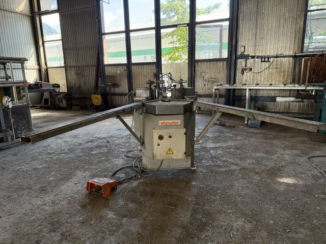 Elumatec Eckverpressmaschine / Eckverbinderpresse Typ EP 124