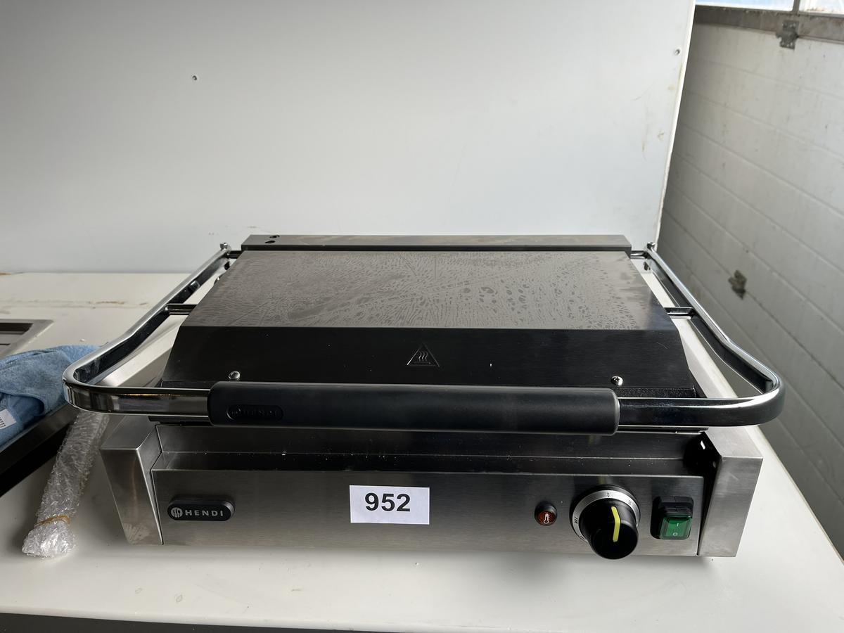 HENDI Contact Grill Panini XL 2700 W ?d=2026-08-12 15:07:06