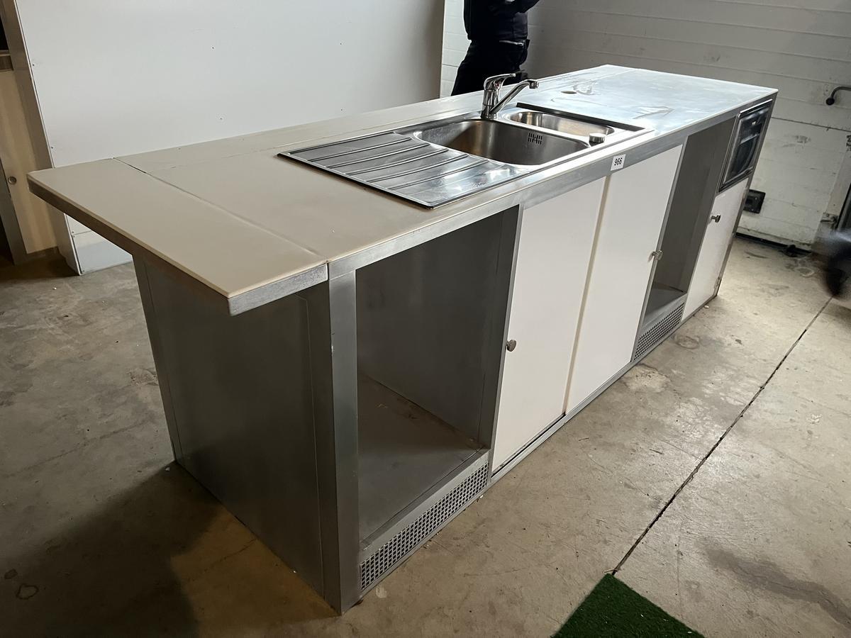 Barverbau mit Aufsatz 250/74/90 cm - Aufsatz 230/115 cm mit Sp&uuml;le?d=2026-08-12 15:06:43