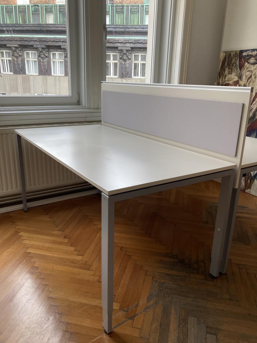 BENE Schreibtisch mit R&uuml;ckwand 160 x 80 cm