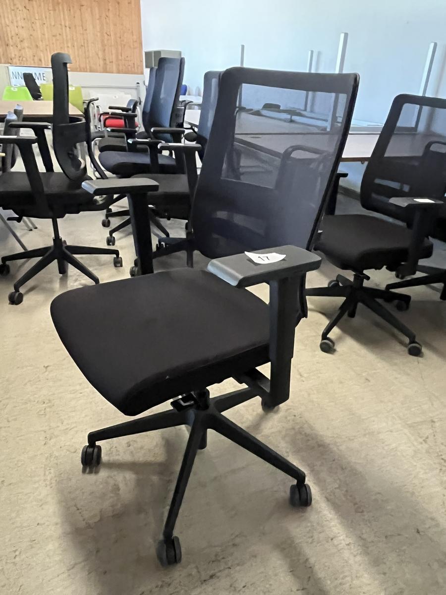 B&uuml;rodrehstuhl Viasit Toleo NPR - Ergonmischer B&uuml;rodrehstuhl schwarz