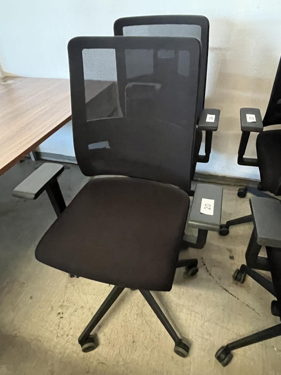 B&uuml;rodrehstuhl Viasit Toleo NPR - Ergonmischer B&uuml;rodrehstuhl schwarz