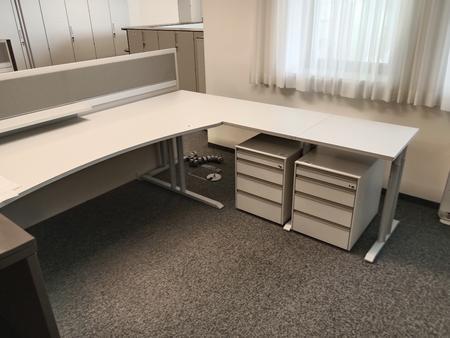 L-förmige Schreibtischkombination ca. 240 x 100 - 240 cm mit Rückwand L-förmige Schreibtischkombination ca. 240 x 100 - 240 cm mit Rückwand