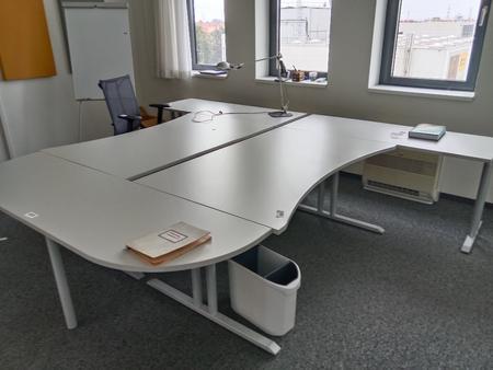 Doppelschreibtisch ca. 330 x 280 cm Doppelschreibtisch ca. 330 x 280 cm