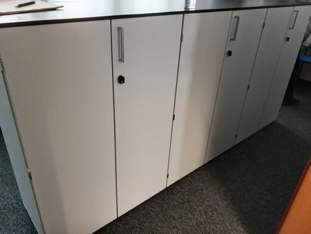 Aktenschrank-Kombination 3teilig, ca. 240 x 46 x 115 cm Aktenschrank-Kombination 3teilig, ca. 240 x 46 x 115 cm