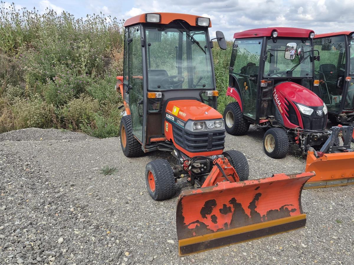 Kubota BX2200 | Ser.Nr. 00981 | + Schneeschild + Streuger&auml;t