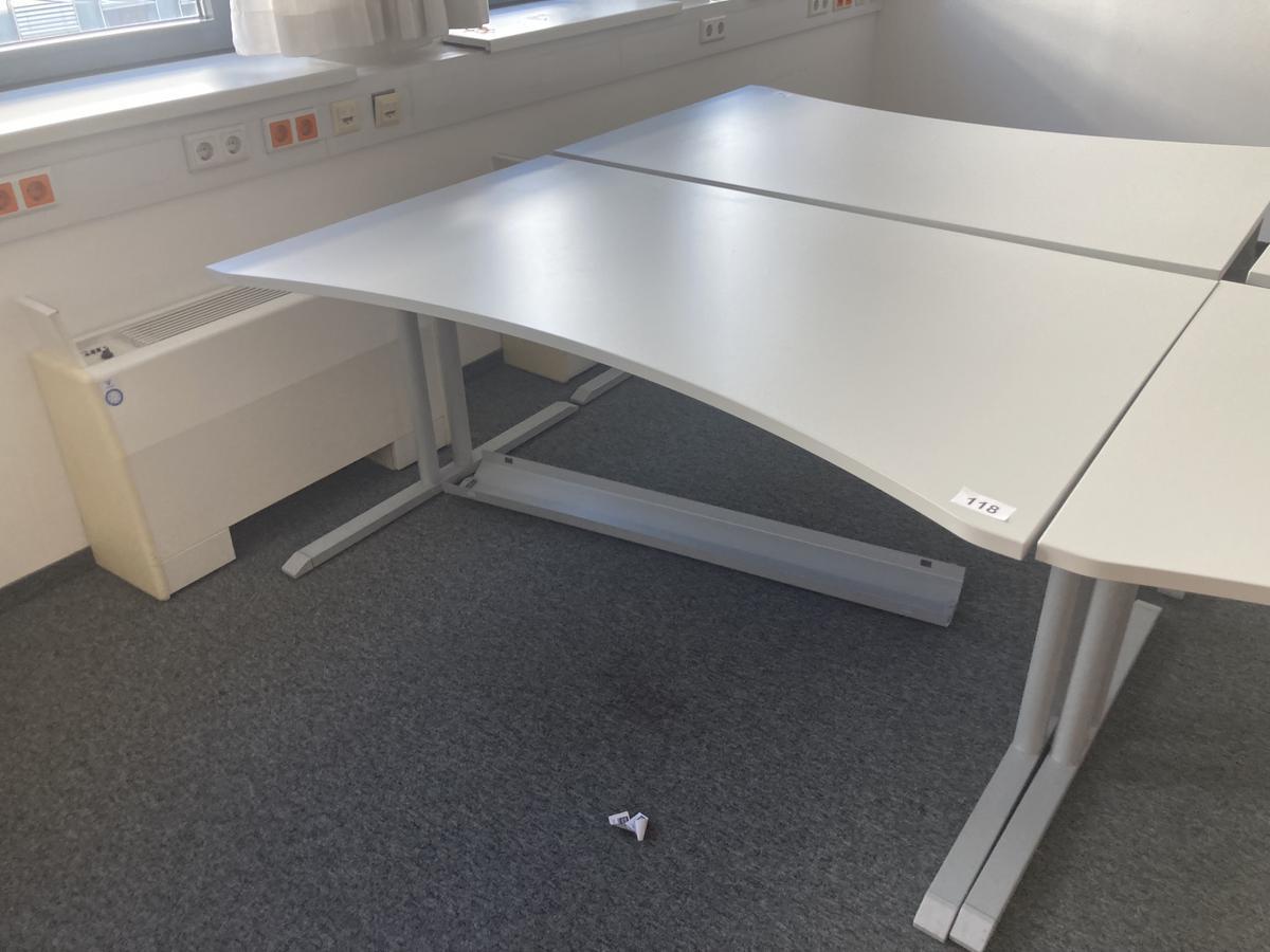 Schreibtisch ohne R&uuml;ckwand, geschwungen, Ma&szlig;e: ca. 160 x 85 x 100 cm?d=2026-09-01 17:46:43