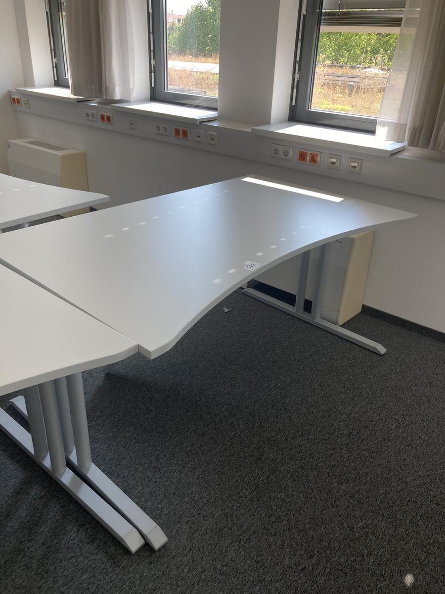 Schreibtisch ohne R&uuml;ckwand, geschwungen, Ma&szlig;e: ca. 160 x 85 x 100 cm?d=2026-09-01 17:47:16