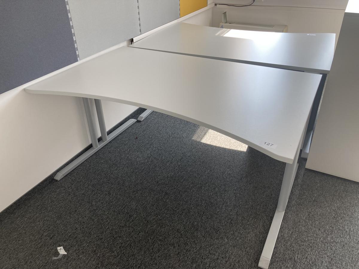 Schreibtisch ohne R&uuml;ckwand, geschwungen, Ma&szlig;e: ca. 170 x 85 x 100 cm?d=2026-09-01 17:47:18