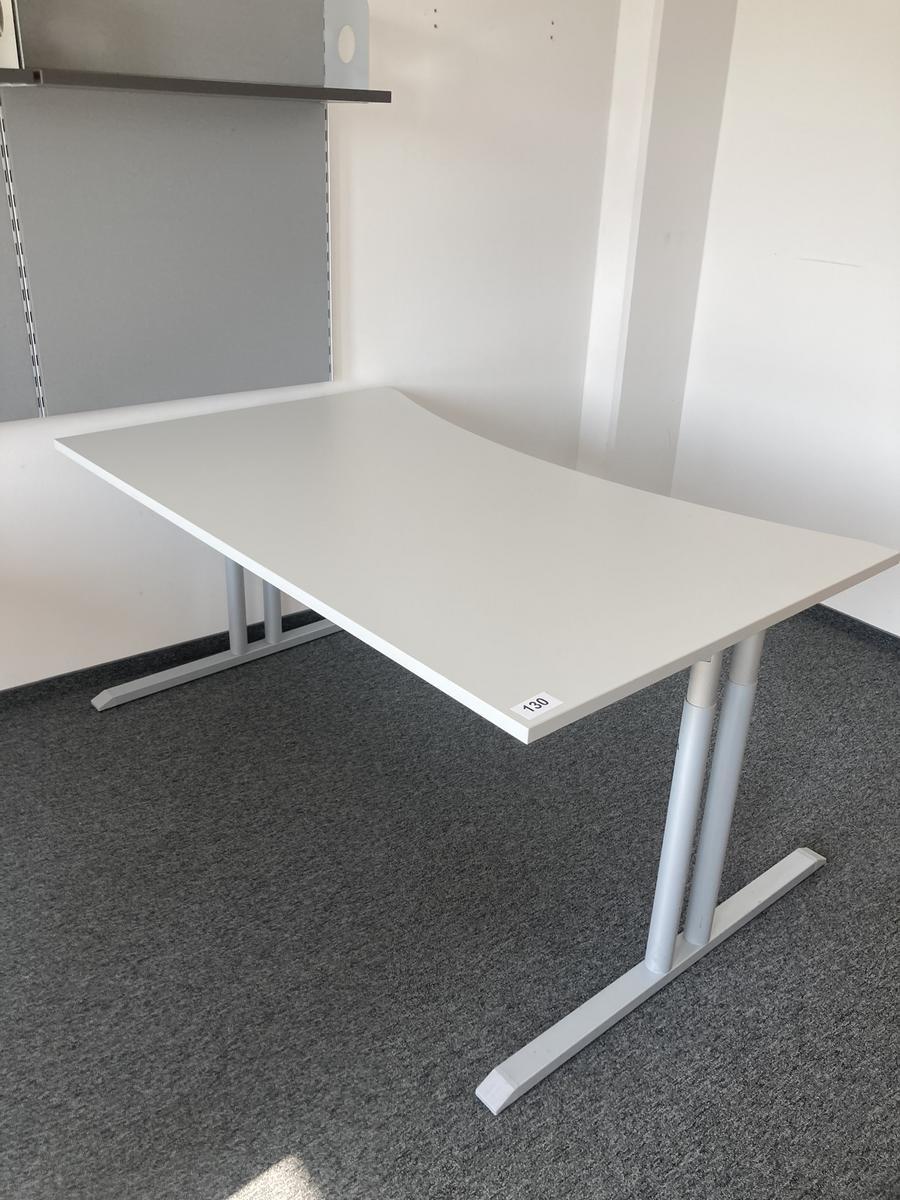 Schreibtisch ohne R&uuml;ckwand, geschwungen, Ma&szlig;e: ca. 170 x 85 x 100 cm?d=2026-09-01 17:46:47