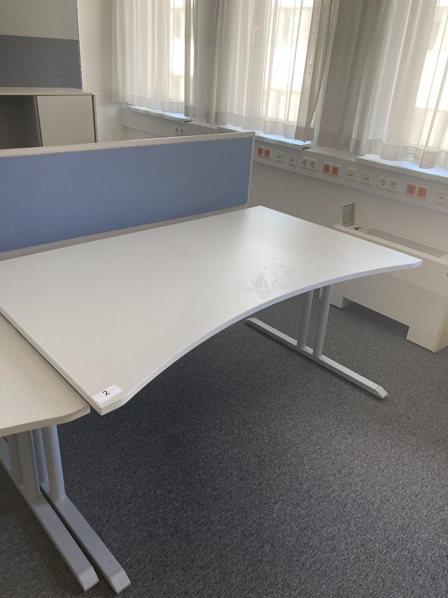 Schreibtisch ohne R&uuml;ckwand, geschwungen, Ma&szlig;e: ca. 160 x 85 x 100 cm?d=2026-09-01 16:59:43