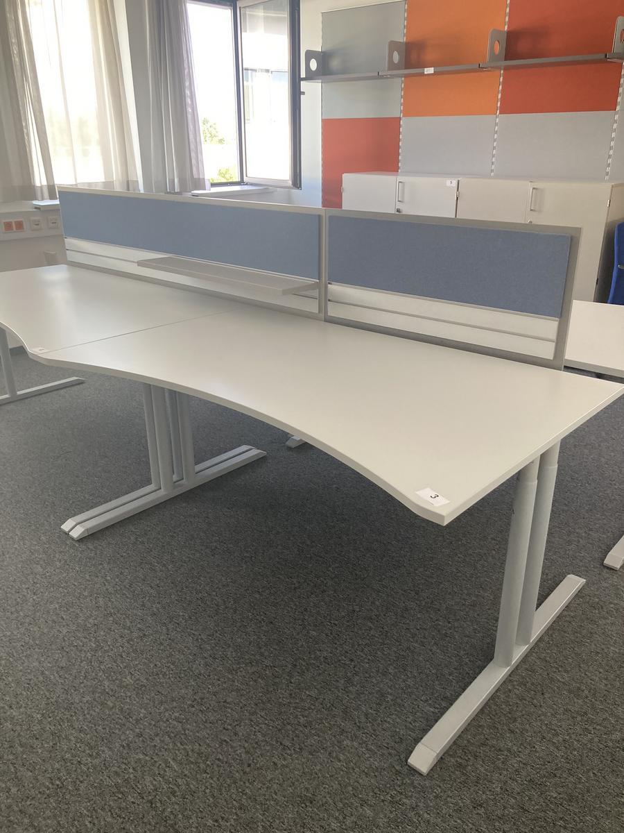 Schreibtisch ohne R&uuml;ckwand, geschwungen, Ma&szlig;e: ca. 160 x 85 x 100 cm?d=2026-09-01 16:59:47