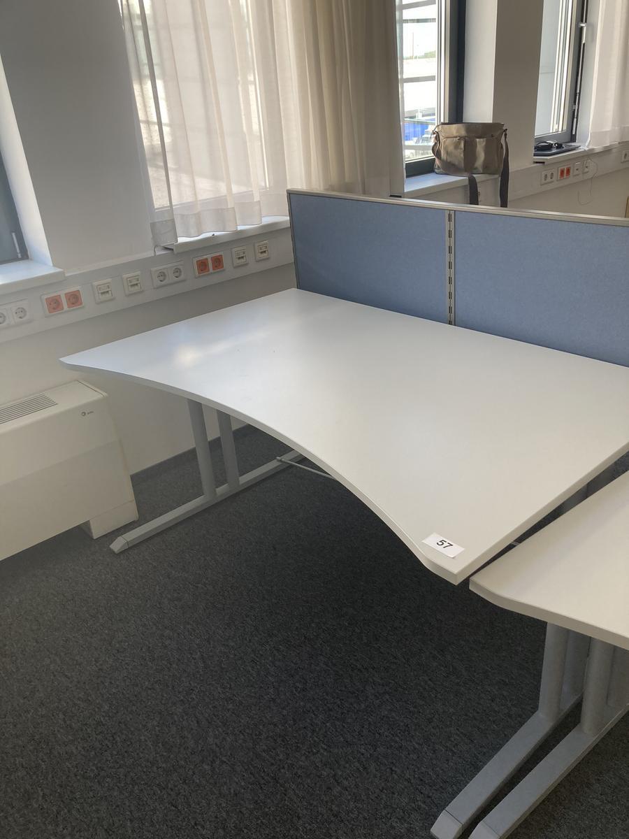 Schreibtisch ohne R&uuml;ckwand, geschwungen, Ma&szlig;e: ca. 160 x 85 x 100 cm?d=2026-09-01 16:58:45