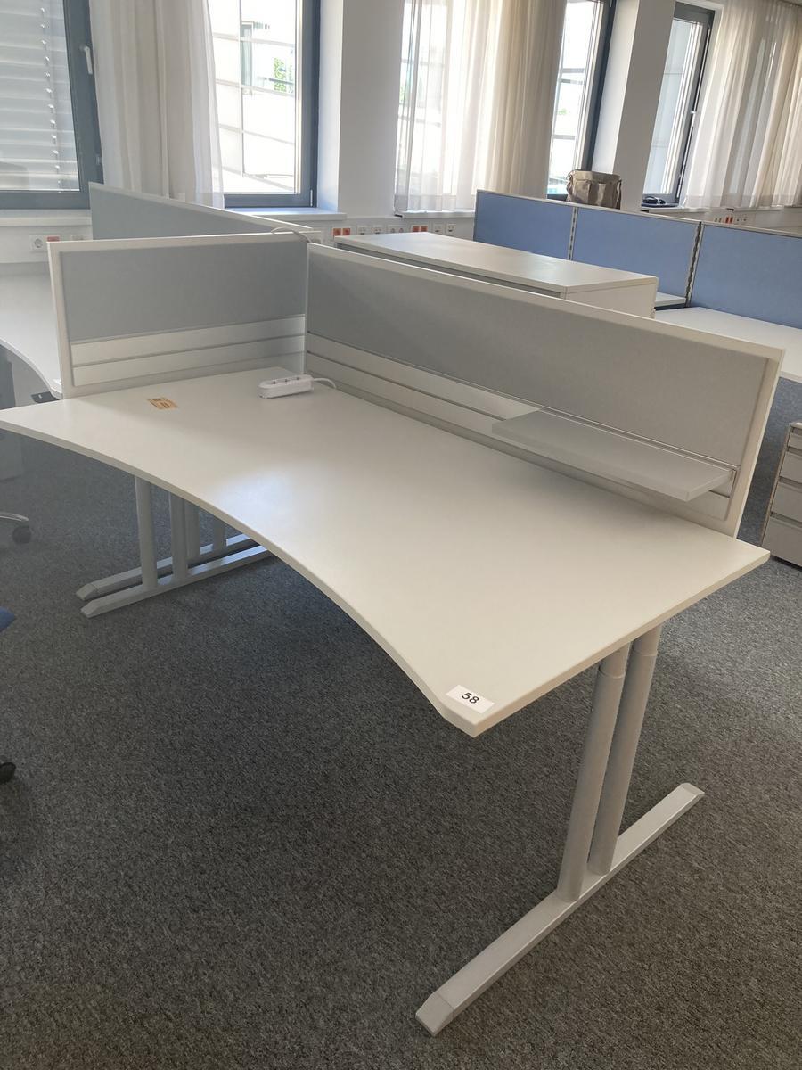 Schreibtisch mit R&uuml;ckwand, geschwungen, Ma&szlig;e: ca. 160 x 85 x 100 cm?d=2026-09-01 16:58:51