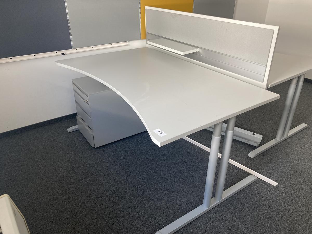 Schreibtisch ohne R&uuml;ckwand, geschwungen, Ma&szlig;e: ca. 160 x 85 x 100 cm?d=2026-09-01 16:59:47