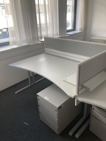 Schreibtisch mit R�ckwand, geschwungen, Ma�e: ca. 160 x 85 x 100 cm